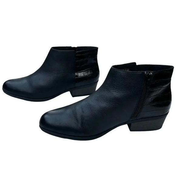 Clarks Artisan Ankle Boots Black Leather Alligator Booties Heel Women's Size 10 - Picture 2 of 9